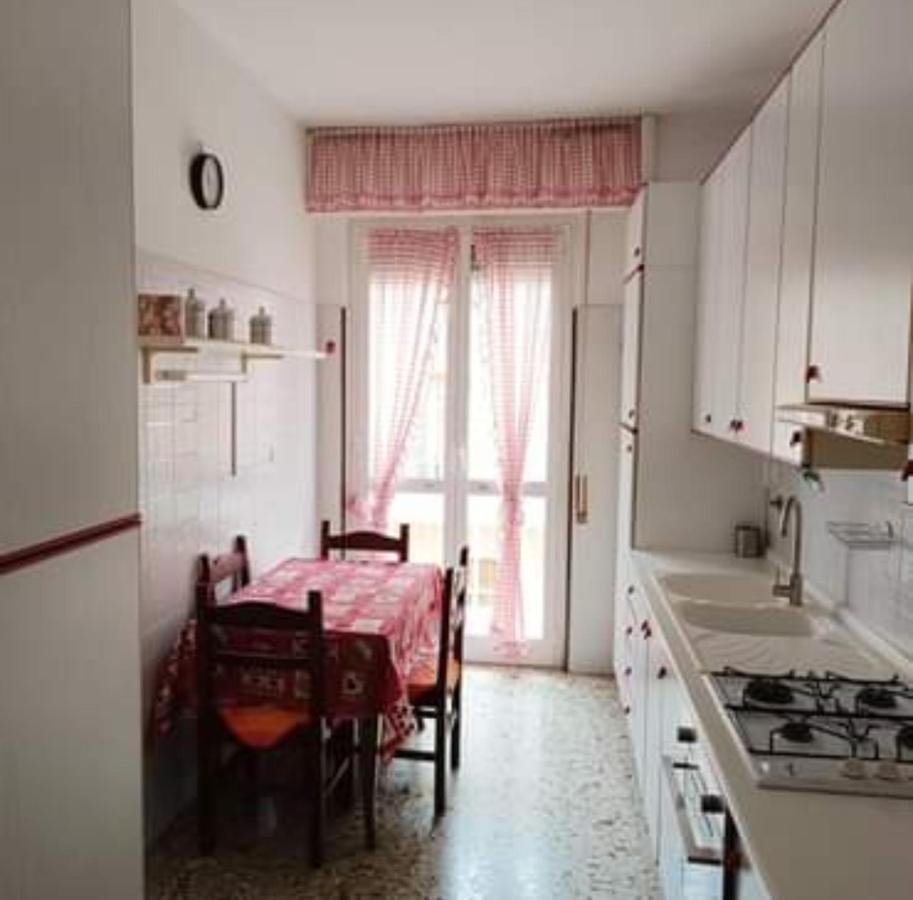 Appartamento Loano Climatizzato Mt 650 Dal Mare Екстериор снимка
